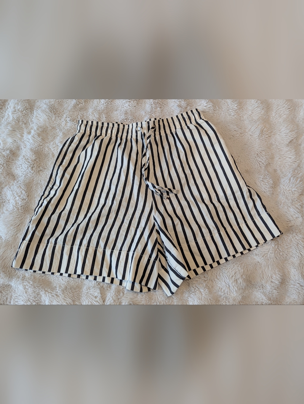 H&M Black & White Striped Drawstring Shorts - Picture 2 of 5
